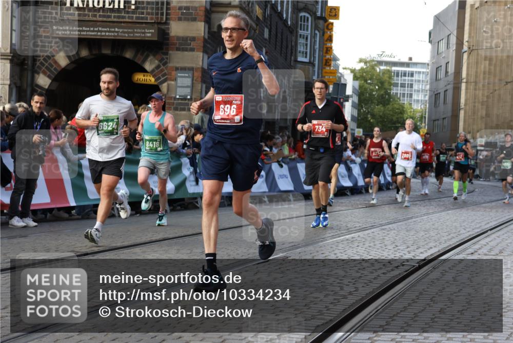 13.09.2026 - 21. swb-Marathon Bremen Strokosch-Dieckow http://msf.ph/oto/10334234 13.09.2026 13:17:07 Ziel 385, 472, 675, 696, 734, 827, 985, 1970, 2319, 2473, 2474, 2809, 3716, 3961, 4135, 4137, 4485, 5255, 5772, 6049, 6531, 6535, 6819, 7297, 7387, 7875, 842, 2052, 3148, 4805, 6095, 6624, 6734, 6759, 8418 meine-sportfotos.de