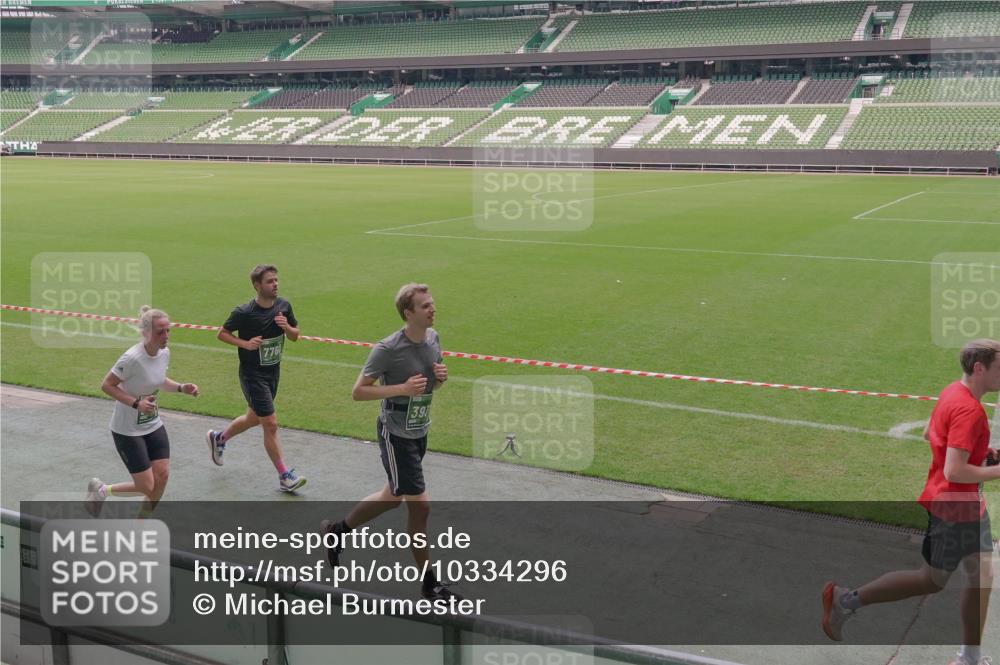 13.09.2026 - 21. swb-Marathon Bremen Michael Burmester http://msf.ph/oto/10334296 13.09.2026 13:07:53 Laufen im Stadion 132, 156, 310, 372, 489, 551, 607, 682, 716, 800, 808, 809, 831, 834, 846, 884, 911, 922, 1083, 1124, 1173, 1189, 1205, 1210, 1285, 1289, 1322, 1364, 1369, 1387, 1395, 1437, 1532, 1545, 1559, 1600, 1688, 1831, 1841, 1848, 1854, 1871, 1899, 1926, 1938, 2003, 2041, 2070, 2090, 2215, 2219, 2229, 2275, 2283, 2318, 2366, 2380, 2405, 2440, 2467, 2492, 2565, 2611, 2635, 2699, 2707, 2721, 2727, 2731, 2755, 2782, 2802, 2818, 2831, 2841, 2866, 2897, 2902, 2911, 2930, 2949, 2960, 3067 meine-sportfotos.de