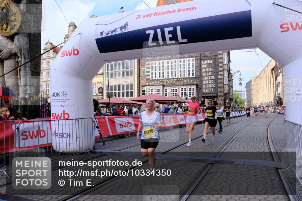 13.09.2026 - 21. swb-Marathon Bremen Tim E. http://msf.ph/oto/10334350 13.09.2026 11:06:05 Ziel 10018, 10168, 10238, 10259, 10260, 10305, 10382, 10457, 10619, 10864, 11024, 11132, 11164, 11477, 11520, 11791, 11947, 12156, 12186, 12378, 12501, 12523, 12528, 12773 meine-sportfotos.de