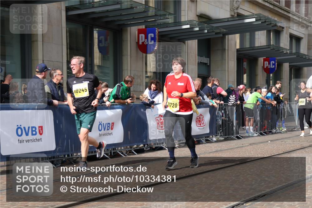 13.09.2026 - 21. swb-Marathon Bremen Strokosch-Dieckow http://msf.ph/oto/10334381 13.09.2026 11:04:11 Ziel 10160, 10182, 10245, 10526, 10613, 10711, 10755, 10877, 11114, 11214, 11215, 11248, 11336, 11364, 11410, 11592, 11720, 11740, 11761, 11991, 12009, 12929, 10152, 10182, 10291, 10357, 10390, 10403, 10516, 10607, 10659, 10671, 10672, 10720, 10726, 10912, 10913, 10918, 11149, 11221, 11318, 11319, 11325, 11336, 11451, 11470, 11471, 11511, 11539, 11618, 11726, 11909, 11967, 12001, 12103, 12113, 12140, 12260, 12276, 12392, 12433, 12504 meine-sportfotos.de