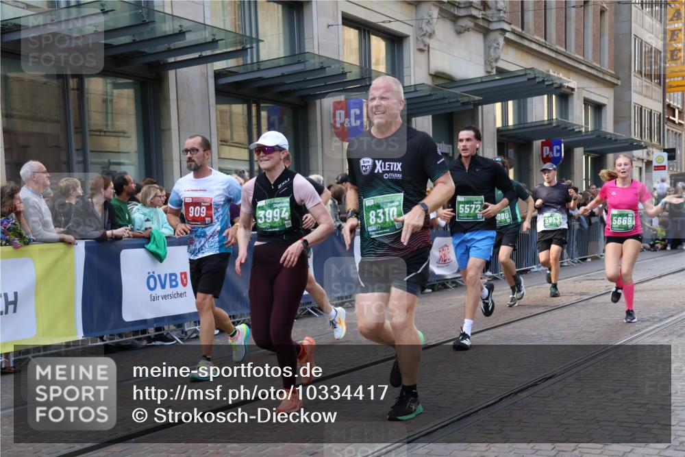 13.09.2026 - 21. swb-Marathon Bremen Strokosch-Dieckow http://msf.ph/oto/10334417 13.09.2026 13:24:13 Ziel 282, 789, 790, 1250, 1582, 2280, 2295, 3375, 3524, 3994, 4000, 4559, 5328, 5572, 5668, 5669, 5929, 5953, 6080, 7156, 7568, 8310, 8415, 8636, 8784, 8881, 9264, 9541, 9573, 9676, 10069, 10071, 10097, 102, 342, 776, 909, 1199, 2210, 2295, 2370, 2491, 2517, 2967, 3044, 3372, 4559, 5012, 5104, 5146, 5208, 5257, 5397, 5481, 5623, 5928, 6105, 6772, 7059, 7069, 7081, 7094, 7105, 7357, 7761, 8051, 8052, 8082, 8179, 9087, 9916, 10059, 13007, 13197 meine-sportfotos.de