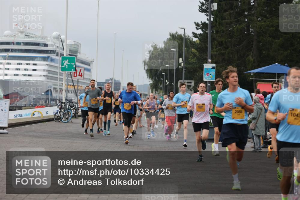 13.09.2026 - Kiel Lauf Andreas Tolksdorf http://msf.ph/oto/10334425 13.09.2026 09:52:21 Kiellinie 4, 1102, 1716, 9584, 2084, 1043 meine-sportfotos.de
