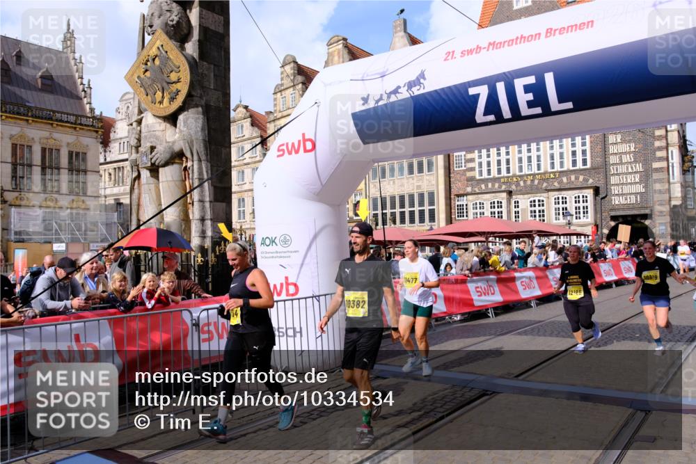 13.09.2026 - 21. swb-Marathon Bremen Tim E. http://msf.ph/oto/10334534 13.09.2026 11:06:12 Ziel 10018, 10168, 10204, 10305, 10382, 10619, 10662, 11024, 11132, 11156, 11164, 11477, 11775, 12186, 12378, 12486, 12523, 12528, 12773 meine-sportfotos.de