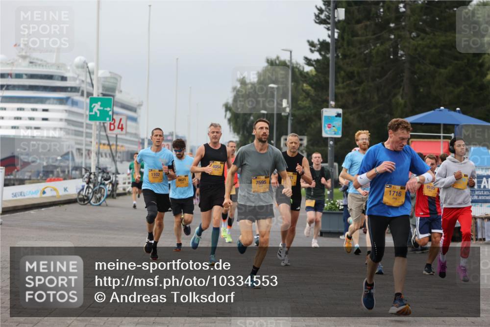 13.09.2026 - Kiel Lauf Andreas Tolksdorf http://msf.ph/oto/10334553 13.09.2026 09:52:25 Kiellinie 3, 4, 1102, 8621, 4054, 21, 7595, 5, 39, 1716, 9105 meine-sportfotos.de