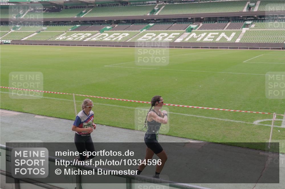13.09.2026 - 21. swb-Marathon Bremen Michael Burmester http://msf.ph/oto/10334596 13.09.2026 13:08:33 Laufen im Stadion 132, 156, 383, 489, 549, 551, 563, 607, 625, 682, 800, 808, 809, 813, 834, 846, 884, 911, 1025, 1072, 1124, 1150, 1173, 1189, 1210, 1285, 1289, 1322, 1364, 1387, 1395, 1398, 1532, 1559, 1600, 1688, 1831, 1841, 1854, 1880, 1899, 1926, 2003, 2041, 2070, 2208, 2215, 2219, 2229, 2243, 2283, 2318, 2366, 2380, 2405, 2413, 2429, 2441, 2467, 2492, 2565, 2611, 2635, 2692, 2727, 2731, 2755, 2782, 2802, 2823, 2831, 2841, 2866, 2897, 2911, 2930, 2931, 2941, 2949, 2960, 3067, 3437, 3857 meine-sportfotos.de