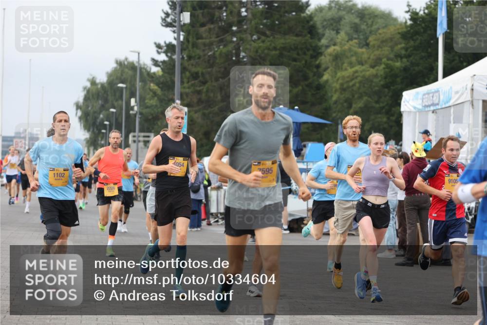 13.09.2026 - Kiel Lauf Andreas Tolksdorf http://msf.ph/oto/10334604 13.09.2026 09:52:27 Kiellinie 139, 1102, 2226, 1054, 7595, 231, 9105 meine-sportfotos.de