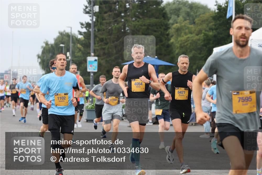 13.09.2026 - Kiel Lauf Andreas Tolksdorf http://msf.ph/oto/10334630 13.09.2026 09:52:28 Kiellinie 38, 1102, 11348, 4054, 15124, 39, 6421, 7595, 23 meine-sportfotos.de