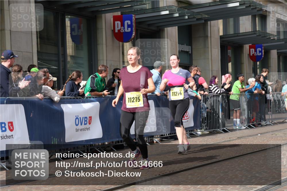 13.09.2026 - 21. swb-Marathon Bremen Strokosch-Dieckow http://msf.ph/oto/10334666 13.09.2026 11:04:19 Ziel 10160, 10198, 10245, 10283, 10481, 10711, 10755, 10877, 10940, 11006, 11114, 11248, 11364, 11366, 11410, 11592, 11705, 11761, 11991, 12005, 12009, 12493, 12495, 12498, 12500, 12502, 12563, 12929, 10182, 10245, 10291, 10390, 10516, 10526, 10613, 10671, 10672, 10726, 10912, 10913, 11214, 11215, 11221, 11318, 11319, 11336, 11470, 11471, 11539, 11720, 11726, 11740, 11909, 12001, 12103, 12113, 12140, 12260, 12276, 12433 meine-sportfotos.de