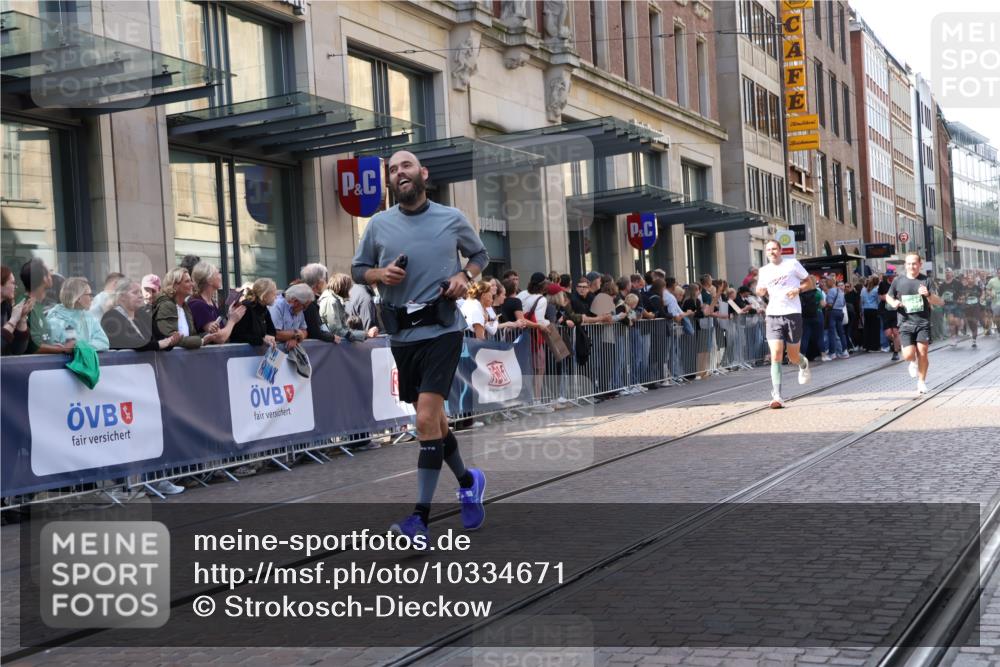 13.09.2026 - 21. swb-Marathon Bremen Strokosch-Dieckow http://msf.ph/oto/10334671 13.09.2026 13:24:22 Ziel 282, 789, 790, 1516, 1582, 2280, 3015, 3375, 3524, 3994, 4198, 4262, 4277, 5328, 5572, 5664, 5668, 5669, 5953, 6080, 6626, 6807, 7568, 8310, 8636, 8784, 8853, 8881, 9264, 9541, 9676, 10069, 10071, 10097, 10103, 102, 776, 909, 1199, 1250, 2295, 2370, 2491, 2967, 3372, 4000, 4559, 5012, 5208, 5257, 5397, 5481, 5623, 5668, 5669, 5928, 5929, 6105, 7059, 7069, 7081, 7156, 8082, 8179, 8415, 8784, 9087, 9573, 9916 meine-sportfotos.de