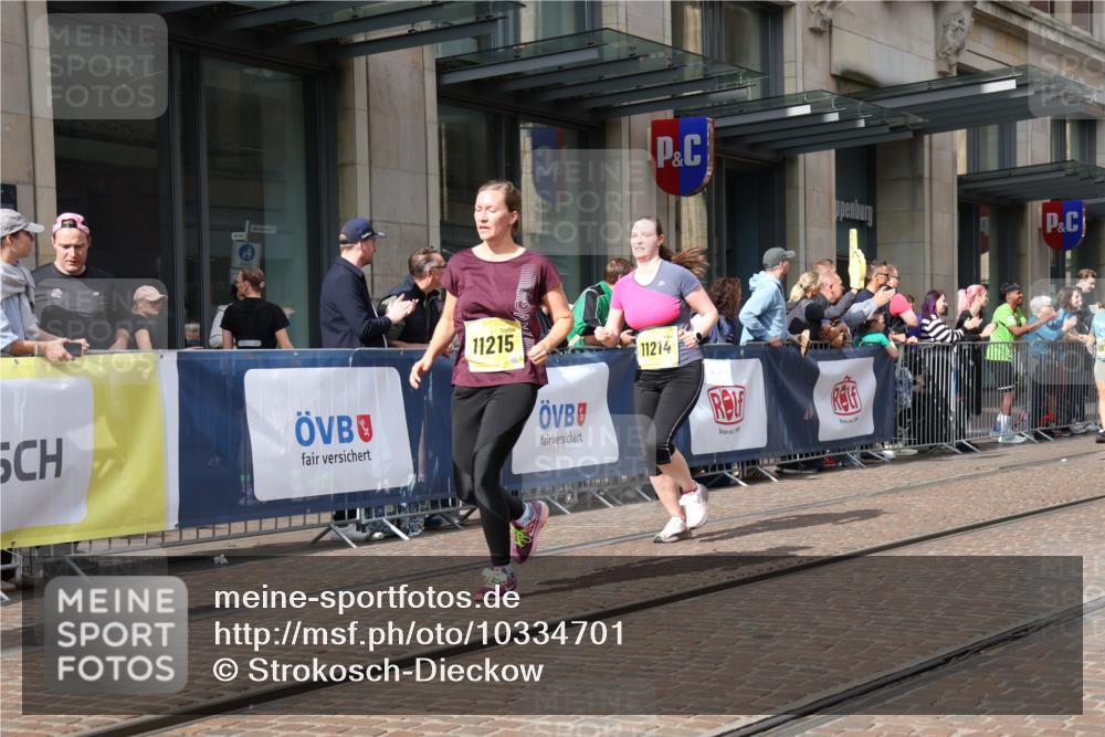 13.09.2026 - 21. swb-Marathon Bremen Strokosch-Dieckow http://msf.ph/oto/10334701 13.09.2026 11:04:19 Ziel 10160, 10198, 10245, 10283, 10481, 10711, 10755, 10877, 10940, 11006, 11114, 11248, 11364, 11366, 11410, 11592, 11705, 11761, 11991, 12005, 12009, 12493, 12495, 12498, 12500, 12502, 12563, 12929, 10182, 10245, 10291, 10390, 10516, 10526, 10613, 10671, 10672, 10726, 10912, 10913, 11214, 11215, 11221, 11318, 11319, 11336, 11470, 11471, 11539, 11720, 11726, 11740, 11909, 12001, 12103, 12113, 12140, 12260, 12276, 12433 meine-sportfotos.de