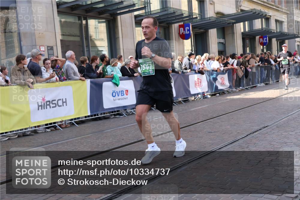 13.09.2026 - 21. swb-Marathon Bremen Strokosch-Dieckow http://msf.ph/oto/10334737 13.09.2026 13:24:26 Ziel 282, 789, 790, 972, 1516, 1582, 2280, 2761, 3015, 3375, 3524, 3994, 4198, 4262, 4277, 4973, 5328, 5572, 5664, 6360, 6626, 6807, 7854, 8636, 8853, 8881, 9264, 9541, 10069, 10071, 10097, 10103, 102, 776, 909, 1199, 1250, 2295, 2491, 3372, 4000, 4559, 5012, 5208, 5257, 5481, 5572, 5668, 5669, 5928, 5929, 5953, 6080, 6105, 7059, 7069, 7081, 7156, 7568, 8082, 8310, 8415, 8784, 9087, 9573, 9676, 9916 meine-sportfotos.de