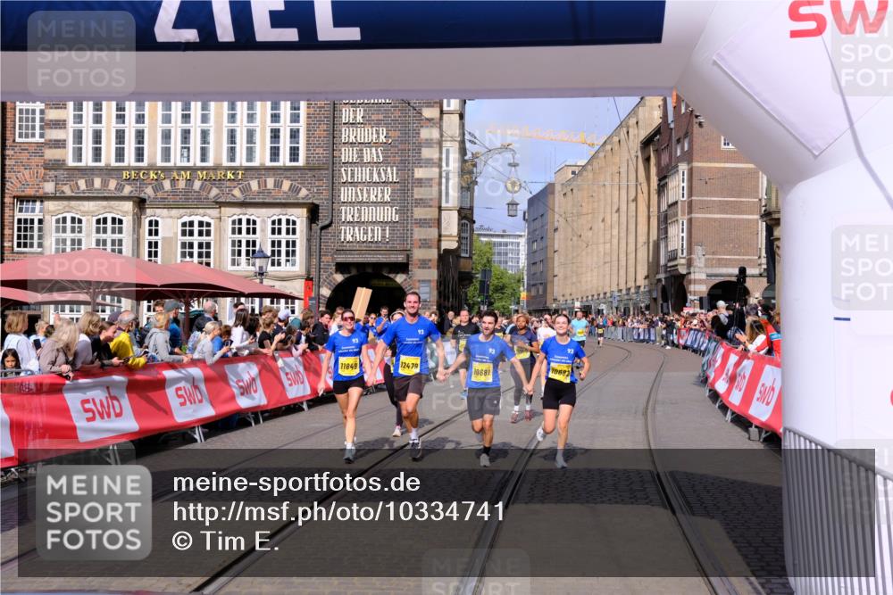 13.09.2026 - 21. swb-Marathon Bremen Tim E. http://msf.ph/oto/10334741 13.09.2026 11:06:33 Ziel 10375, 10376, 10681, 10682, 10852, 11029, 11340, 11374, 11432, 11460, 11674, 11690, 11729, 11786, 11849, 12479 meine-sportfotos.de