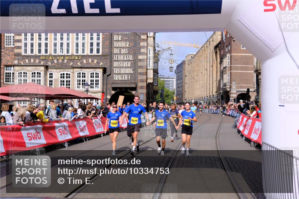 13.09.2026 - 21. swb-Marathon Bremen Tim E. http://msf.ph/oto/10334753 13.09.2026 11:06:33 Ziel 10375, 10376, 10681, 10682, 10852, 11029, 11340, 11374, 11432, 11460, 11674, 11690, 11729, 11786, 11849, 12479 meine-sportfotos.de
