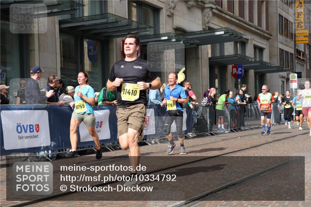 13.09.2026 - 21. swb-Marathon Bremen Strokosch-Dieckow http://msf.ph/oto/10334792 13.09.2026 11:04:23 Ziel 10160, 10198, 10283, 10315, 10481, 10711, 10729, 10755, 10855, 10856, 10877, 10940, 11006, 11114, 11272, 11364, 11366, 11395, 11518, 11592, 11705, 11757, 11761, 11991, 12005, 12420, 12493, 12495, 12498, 12500, 12502, 12563, 10182, 10245, 10291, 10390, 10516, 10526, 10613, 10671, 10672, 10726, 10755, 10912, 10913, 11214, 11215, 11221, 11248, 11318, 11336, 11410, 11539, 11720, 11726, 11740, 11909, 12001, 12009, 12103, 12113, 12276, 12929 meine-sportfotos.de