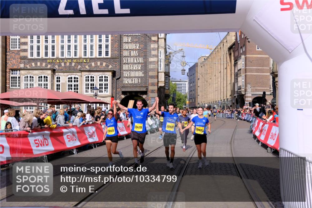 13.09.2026 - 21. swb-Marathon Bremen Tim E. http://msf.ph/oto/10334799 13.09.2026 11:06:33 Ziel 10375, 10376, 10681, 10682, 10852, 11029, 11340, 11374, 11432, 11460, 11674, 11690, 11729, 11786, 11849, 12479 meine-sportfotos.de