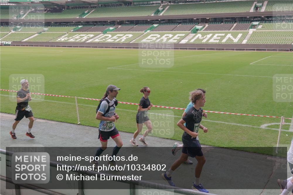 13.09.2026 - 21. swb-Marathon Bremen Michael Burmester http://msf.ph/oto/10334802 13.09.2026 13:08:59 Laufen im Stadion 164, 383, 391, 532, 549, 551, 563, 625, 800, 808, 809, 813, 884, 898, 911, 1025, 1072, 1124, 1150, 1173, 1210, 1285, 1289, 1322, 1364, 1395, 1398, 1532, 1559, 1688, 1831, 1880, 1899, 2003, 2041, 2208, 2215, 2229, 2232, 2243, 2366, 2380, 2405, 2413, 2429, 2441, 2467, 2471, 2492, 2525, 2565, 2594, 2611, 2635, 2692, 2727, 2782, 2802, 2823, 2831, 2841, 2866, 2897, 2930, 2931, 2941, 2949, 3032, 3067, 3316, 3333, 3398, 3437, 3707, 3769, 3857, 109 meine-sportfotos.de