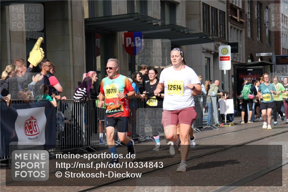 13.09.2026 - 21. swb-Marathon Bremen Strokosch-Dieckow http://msf.ph/oto/10334843 13.09.2026 11:04:25 Ziel 10160, 10198, 10283, 10315, 10481, 10711, 10729, 10855, 10856, 10877, 10940, 11006, 11114, 11133, 11272, 11364, 11366, 11395, 11518, 11592, 11705, 11757, 11761, 11991, 12005, 12420, 12493, 12495, 12498, 12500, 12502, 12563, 10182, 10245, 10291, 10390, 10516, 10526, 10613, 10671, 10672, 10755, 11214, 11215, 11221, 11248, 11318, 11336, 11410, 11539, 11720, 11726, 11740, 11909, 12001, 12009, 12103, 12113, 12276, 12929 meine-sportfotos.de