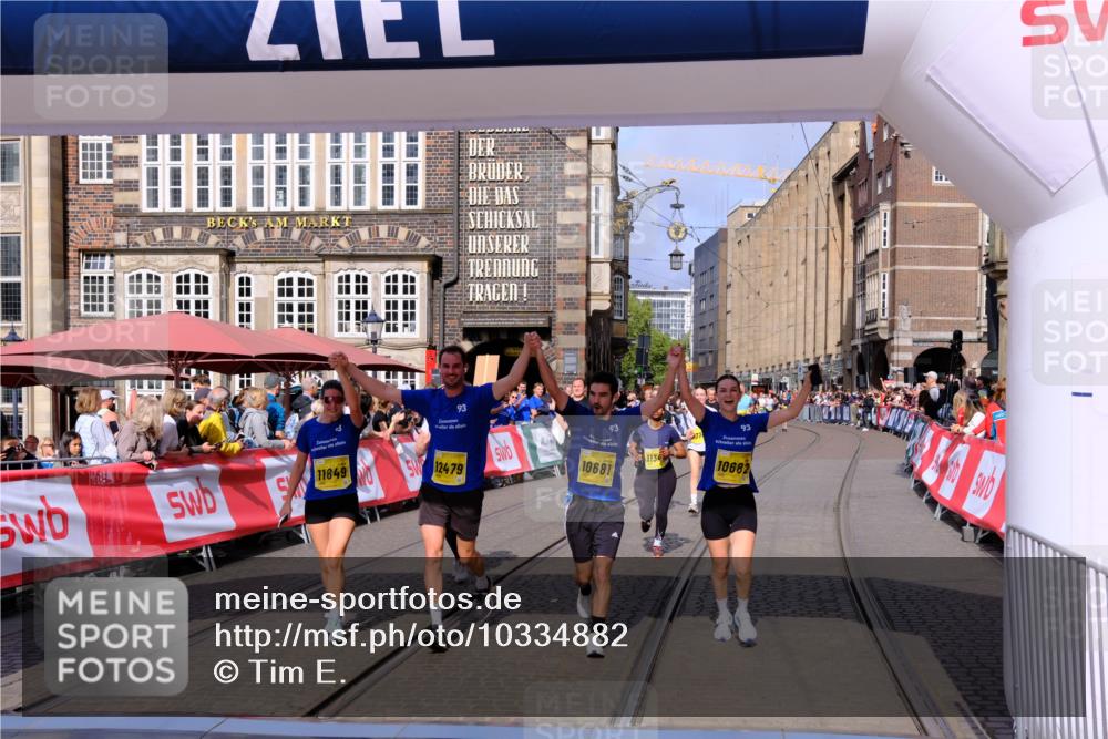 13.09.2026 - 21. swb-Marathon Bremen Tim E. http://msf.ph/oto/10334882 13.09.2026 11:06:34 Ziel 10375, 10376, 10681, 10682, 10852, 10853, 11028, 11029, 11340, 11374, 11432, 11460, 11674, 11690, 11729, 11786, 11849, 12217, 12479 meine-sportfotos.de
