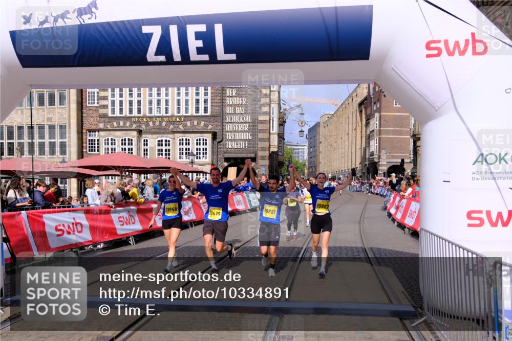 13.09.2026 - 21. swb-Marathon Bremen Tim E. http://msf.ph/oto/10334891 13.09.2026 11:06:34 Ziel 10375, 10376, 10681, 10682, 10852, 10853, 11028, 11029, 11340, 11374, 11432, 11460, 11674, 11690, 11729, 11786, 11849, 12217, 12479 meine-sportfotos.de
