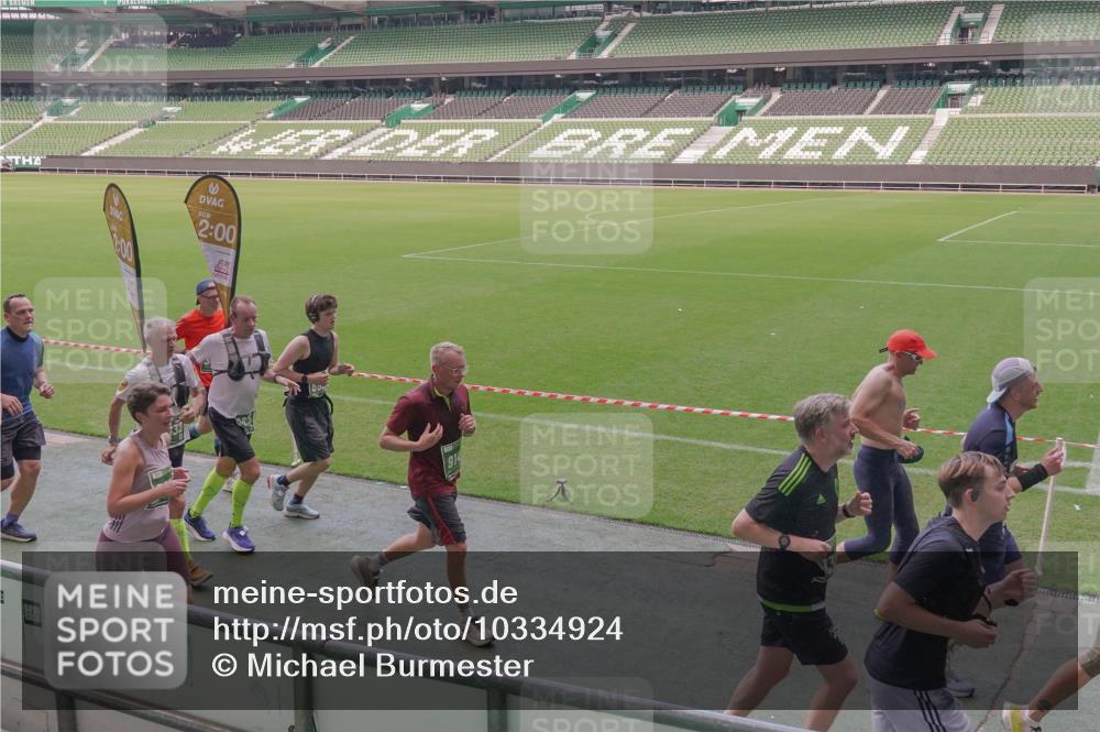 13.09.2026 - 21. swb-Marathon Bremen Michael Burmester http://msf.ph/oto/10334924 13.09.2026 13:09:12 Laufen im Stadion 164, 383, 391, 448, 532, 549, 551, 563, 625, 800, 808, 813, 869, 884, 898, 911, 1025, 1072, 1124, 1150, 1180, 1285, 1289, 1395, 1398, 1559, 1688, 1831, 1880, 1899, 2003, 2041, 2208, 2215, 2229, 2232, 2243, 2366, 2380, 2413, 2429, 2441, 2467, 2471, 2525, 2573, 2594, 2611, 2635, 2692, 2717, 2727, 2782, 2802, 2823, 2831, 2841, 2866, 2897, 2920, 2930, 2931, 2941, 3032, 3063, 3067, 3086, 3291, 3316, 3333, 3398, 3437, 3707, 3769, 3857, 109 meine-sportfotos.de