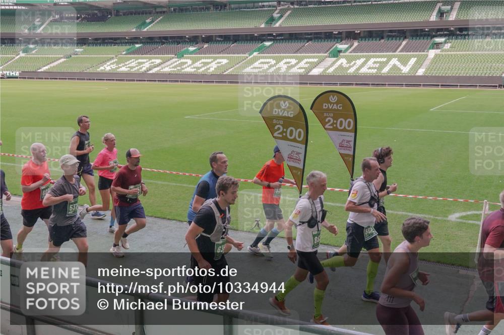 13.09.2026 - 21. swb-Marathon Bremen Michael Burmester http://msf.ph/oto/10334944 13.09.2026 13:09:14 Laufen im Stadion 164, 383, 391, 448, 532, 549, 551, 563, 625, 800, 808, 813, 869, 884, 898, 1025, 1072, 1124, 1150, 1180, 1285, 1289, 1395, 1398, 1559, 1688, 1831, 1880, 1899, 2041, 2208, 2215, 2229, 2232, 2243, 2366, 2380, 2413, 2429, 2441, 2467, 2471, 2525, 2573, 2594, 2611, 2635, 2692, 2714, 2717, 2727, 2782, 2802, 2823, 2841, 2866, 2897, 2920, 2930, 2931, 2941, 3032, 3063, 3067, 3086, 3291, 3316, 3333, 3398, 3437, 3707, 3769, 3857, 109 meine-sportfotos.de