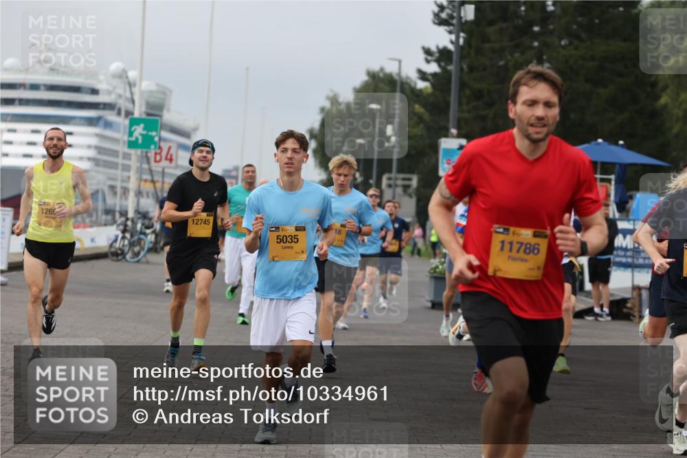 13.09.2026 - Kiel Lauf Andreas Tolksdorf http://msf.ph/oto/10334961 13.09.2026 09:52:46 Kiellinie 35, 1269, 84, 12745, 38, 5035, 18, 11786 meine-sportfotos.de
