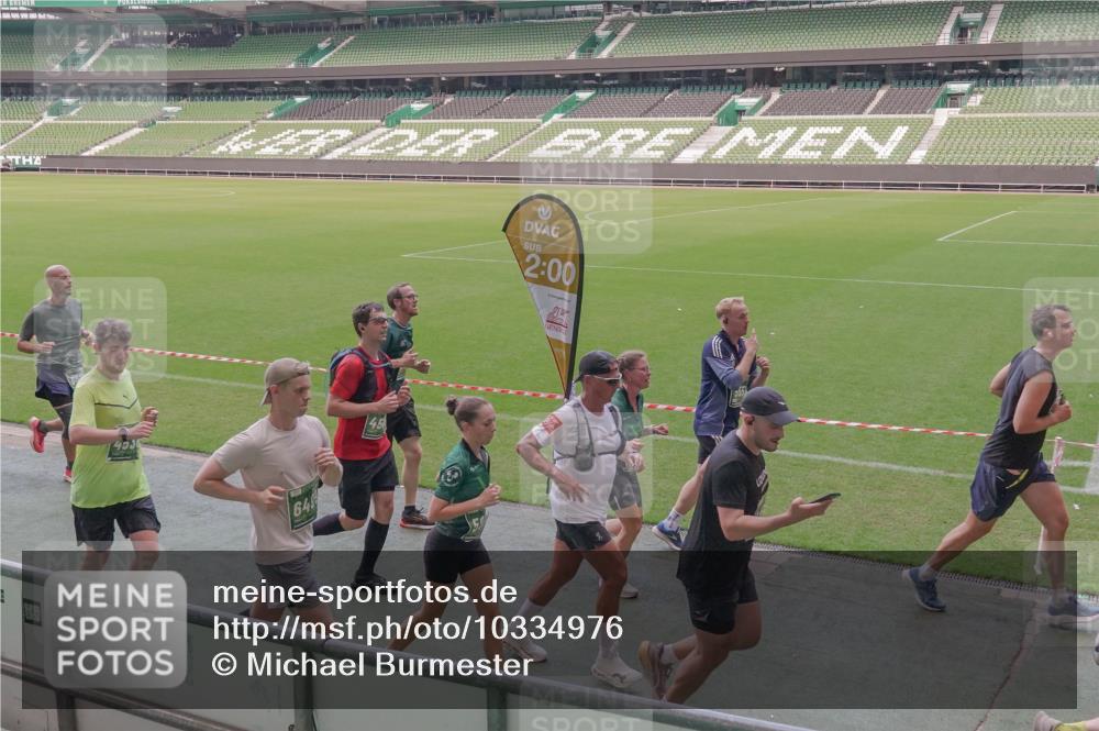 13.09.2026 - 21. swb-Marathon Bremen Michael Burmester http://msf.ph/oto/10334976 13.09.2026 13:09:16 Laufen im Stadion 164, 383, 391, 448, 532, 549, 551, 563, 625, 800, 808, 813, 869, 884, 898, 1025, 1072, 1124, 1150, 1180, 1285, 1289, 1395, 1398, 1559, 1688, 1831, 1880, 1899, 2041, 2208, 2215, 2229, 2232, 2243, 2366, 2380, 2413, 2429, 2441, 2467, 2471, 2525, 2573, 2594, 2611, 2635, 2692, 2714, 2717, 2727, 2782, 2785, 2823, 2841, 2866, 2897, 2920, 2930, 2931, 2941, 3032, 3063, 3067, 3086, 3291, 3316, 3333, 3398, 3437, 3707, 3769, 3857, 109 meine-sportfotos.de