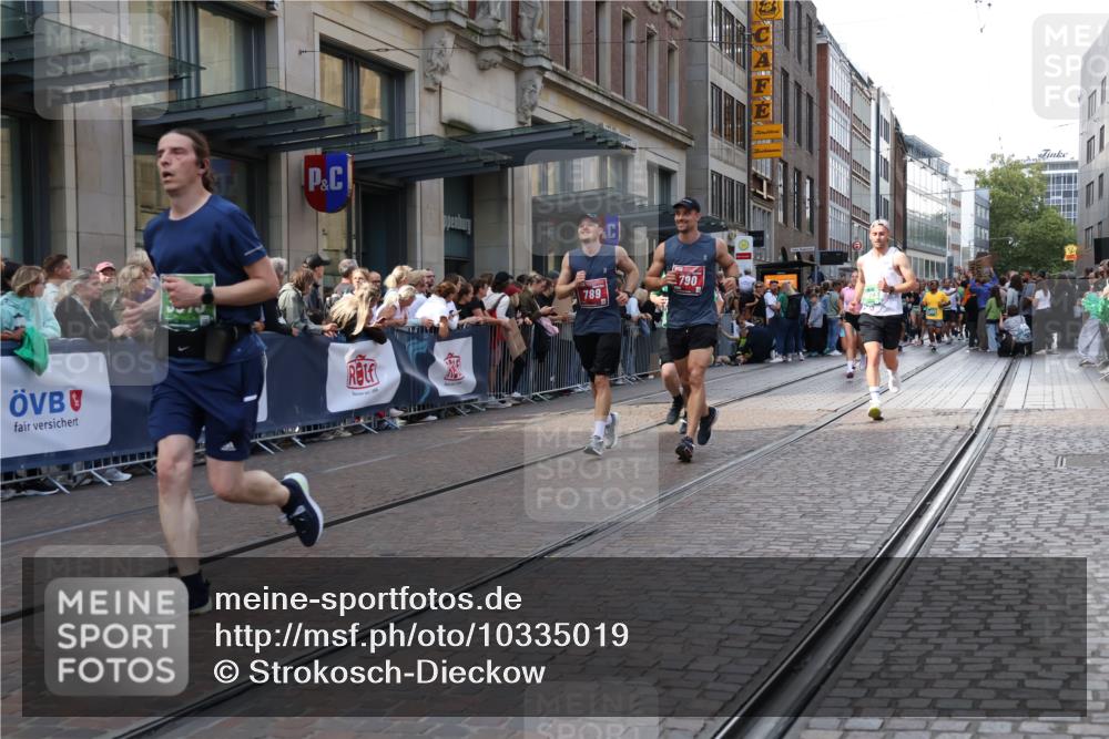 13.09.2026 - 21. swb-Marathon Bremen Strokosch-Dieckow http://msf.ph/oto/10335019 13.09.2026 13:24:37 Ziel 282, 972, 1080, 1264, 1516, 2280, 2322, 2761, 3015, 3105, 4091, 4113, 4198, 4262, 4277, 4507, 4918, 4973, 5664, 6079, 6360, 6544, 6626, 6807, 6943, 7409, 7854, 8245, 8853, 9073, 9152, 9360, 10103, 282, 789, 790, 1250, 1582, 2295, 3375, 3524, 3994, 4000, 4559, 5328, 5572, 5668, 5669, 5929, 5953, 6080, 7156, 7568, 8310, 8415, 8636, 8784, 8881, 9264, 9541, 9573, 9676, 10069, 10071, 10097 meine-sportfotos.de