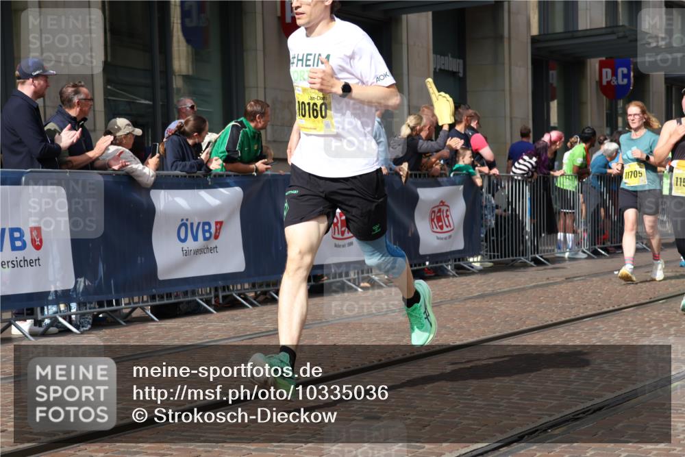 13.09.2026 - 21. swb-Marathon Bremen Strokosch-Dieckow http://msf.ph/oto/10335036 13.09.2026 11:04:30 Ziel 10198, 10283, 10315, 10481, 10729, 10741, 10855, 10856, 10877, 10940, 11006, 11114, 11133, 11272, 11364, 11366, 11395, 11518, 11592, 11705, 11757, 11939, 11991, 12005, 12235, 12420, 12493, 12495, 12498, 12500, 12502, 12522, 12563, 10160, 10182, 10245, 10291, 10526, 10613, 10711, 10755, 11214, 11215, 11221, 11248, 11336, 11410, 11720, 11726, 11740, 11761, 11991, 12009, 12276, 12929 meine-sportfotos.de