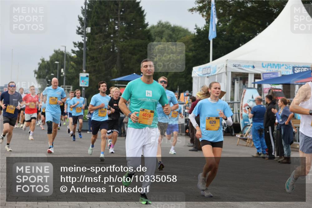 13.09.2026 - Kiel Lauf Andreas Tolksdorf http://msf.ph/oto/10335058 13.09.2026 09:52:50 Kiellinie 11855, 1454, 6509, 38, 4616, 38, 629 meine-sportfotos.de