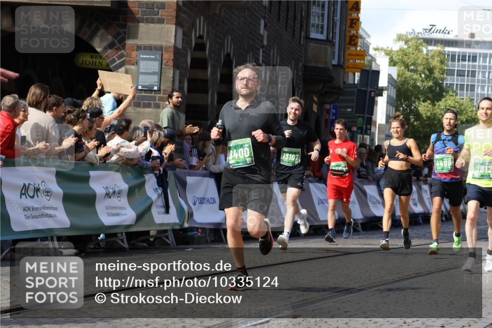 13.09.2026 - 21. swb-Marathon Bremen Strokosch-Dieckow http://msf.ph/oto/10335124 13.09.2026 13:17:37 Ziel 842, 2052, 3148, 4805, 6095, 6624, 6734, 6759, 6803, 8111, 8418, 8532, 8714, 771, 1297, 2125, 2812, 3051, 3192, 4286, 4374, 4498, 4499, 4620, 5530, 5817, 9400, 9505, 13107 meine-sportfotos.de
