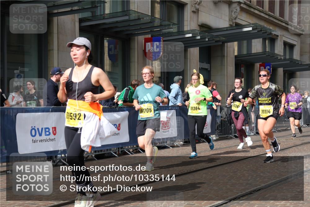 13.09.2026 - 21. swb-Marathon Bremen Strokosch-Dieckow http://msf.ph/oto/10335144 13.09.2026 11:04:32 Ziel 10198, 10283, 10315, 10465, 10481, 10729, 10741, 10850, 10855, 10856, 10940, 10975, 11006, 11114, 11133, 11272, 11364, 11366, 11395, 11518, 11592, 11705, 11757, 11939, 12005, 12235, 12420, 12493, 12495, 12498, 12500, 12502, 12522, 12563, 10160, 10182, 10245, 10291, 10526, 10613, 10711, 10755, 10877, 11114, 11214, 11215, 11221, 11248, 11336, 11410, 11720, 11740, 11761, 11991, 12009, 12929 meine-sportfotos.de
