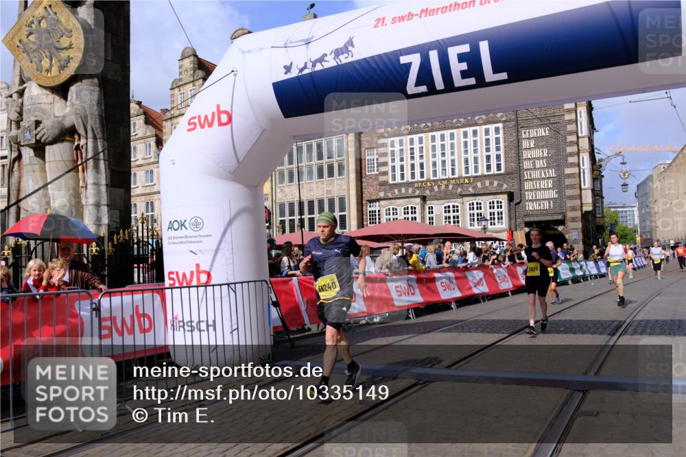 13.09.2026 - 21. swb-Marathon Bremen Tim E. http://msf.ph/oto/10335149 13.09.2026 11:06:50 Ziel 10323, 10654, 10795, 10849, 10852, 10853, 10989, 11021, 11028, 11240, 11374, 11432, 11729, 12217, 12485 meine-sportfotos.de