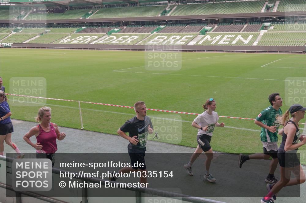 13.09.2026 - 21. swb-Marathon Bremen Michael Burmester http://msf.ph/oto/10335154 13.09.2026 13:09:34 Laufen im Stadion 164, 383, 391, 448, 532, 549, 551, 563, 625, 813, 869, 884, 898, 1025, 1072, 1124, 1150, 1180, 1289, 1398, 1559, 1688, 1855, 1867, 1880, 1899, 2041, 2208, 2229, 2232, 2243, 2268, 2380, 2413, 2429, 2441, 2467, 2471, 2525, 2530, 2553, 2573, 2594, 2635, 2692, 2714, 2717, 2727, 2785, 2823, 2841, 2897, 2920, 2930, 2931, 2941, 3032, 3063, 3067, 3086, 3291, 3316, 3333, 3398, 3437, 3707, 3769, 3857, 109 meine-sportfotos.de