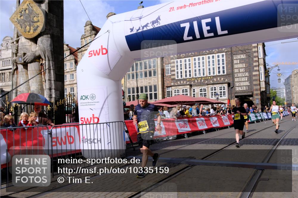 13.09.2026 - 21. swb-Marathon Bremen Tim E. http://msf.ph/oto/10335159 13.09.2026 11:06:50 Ziel 10323, 10654, 10795, 10849, 10852, 10853, 10989, 11021, 11028, 11240, 11374, 11432, 11729, 12217, 12485 meine-sportfotos.de