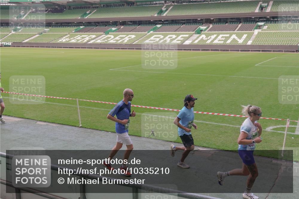 13.09.2026 - 21. swb-Marathon Bremen Michael Burmester http://msf.ph/oto/10335210 13.09.2026 13:09:41 Laufen im Stadion 164, 383, 391, 448, 532, 549, 563, 625, 813, 869, 898, 1025, 1072, 1124, 1150, 1180, 1289, 1398, 1559, 1855, 1867, 1880, 1899, 2041, 2202, 2208, 2229, 2232, 2243, 2268, 2339, 2380, 2413, 2429, 2441, 2467, 2471, 2525, 2530, 2553, 2573, 2594, 2635, 2682, 2692, 2714, 2717, 2727, 2785, 2823, 2841, 2897, 2920, 2930, 2931, 2932, 2941, 3032, 3063, 3067, 3086, 3089, 3122, 3291, 3316, 3333, 3398, 3410, 3437, 3707, 3769, 3857, 109 meine-sportfotos.de