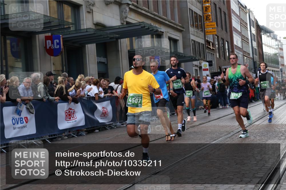 13.09.2026 - 21. swb-Marathon Bremen Strokosch-Dieckow http://msf.ph/oto/10335211 13.09.2026 13:24:45 Ziel 972, 1080, 1166, 1264, 1436, 1448, 2322, 2761, 3015, 3105, 4091, 4113, 4459, 4507, 4918, 4973, 6079, 6360, 6544, 6943, 7306, 7326, 7409, 7854, 8245, 8853, 9073, 9152, 9360, 9493, 13088, 282, 789, 790, 1516, 1582, 2280, 3375, 3524, 3994, 4198, 4262, 4277, 5328, 5572, 5664, 5668, 5669, 5953, 6080, 6626, 6807, 7568, 8310, 8636, 8784, 8881, 9264, 9541, 9573, 9676, 10069, 10071, 10097, 10103 meine-sportfotos.de