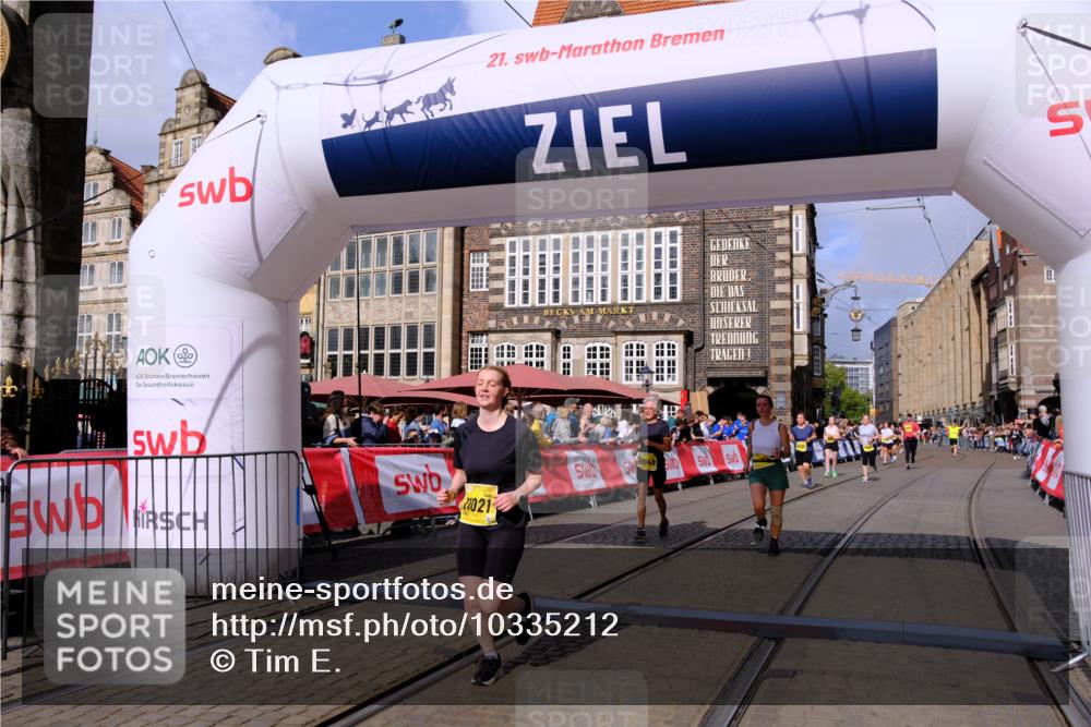 13.09.2026 - 21. swb-Marathon Bremen Tim E. http://msf.ph/oto/10335212 13.09.2026 11:06:51 Ziel 10323, 10654, 10795, 10849, 10852, 10853, 10989, 11021, 11028, 11240, 11729, 12146, 12217, 12485 meine-sportfotos.de