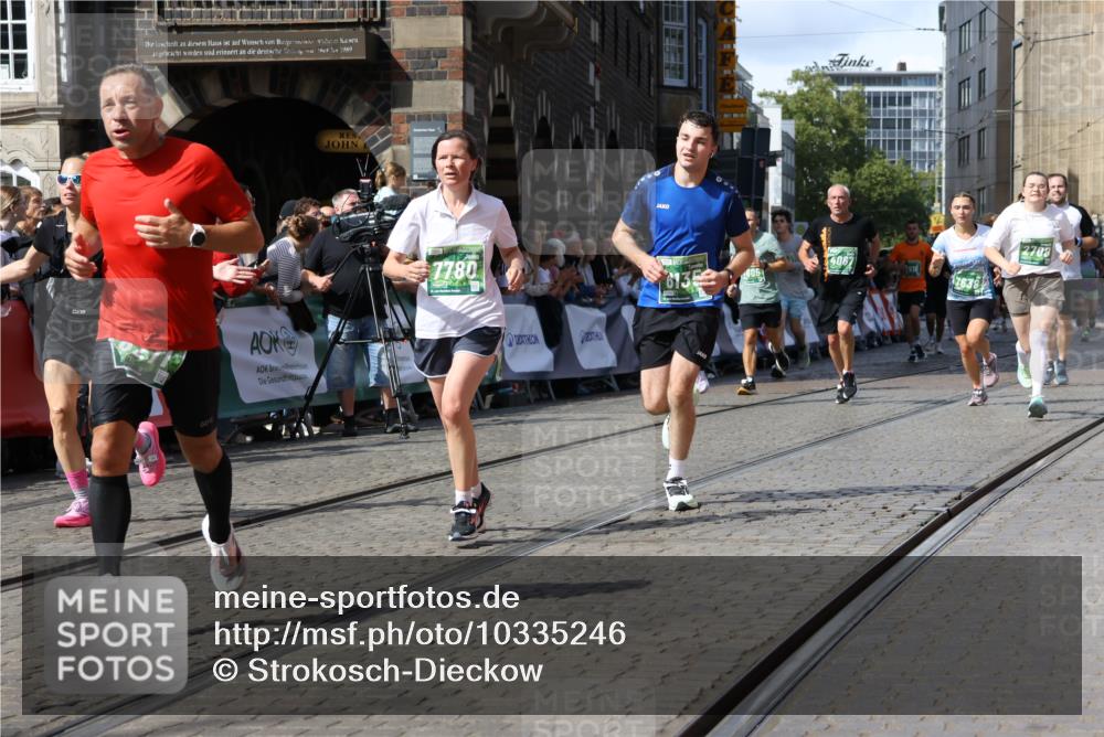 13.09.2026 - 21. swb-Marathon Bremen Strokosch-Dieckow http://msf.ph/oto/10335246 13.09.2026 13:25:53 Ziel 191, 209, 1458, 1650, 1752, 3124, 3186, 3806, 4717, 4927, 5703, 5755, 5814, 6380, 7252, 8545, 8597, 8695, 8769, 8890, 9440, 9468, 9506, 1896, 2062, 2666, 2708, 3248, 3516, 4067, 4476, 4724, 5558, 5701, 6605, 6886, 7638, 8361, 8592, 8635, 9266, 9794 meine-sportfotos.de
