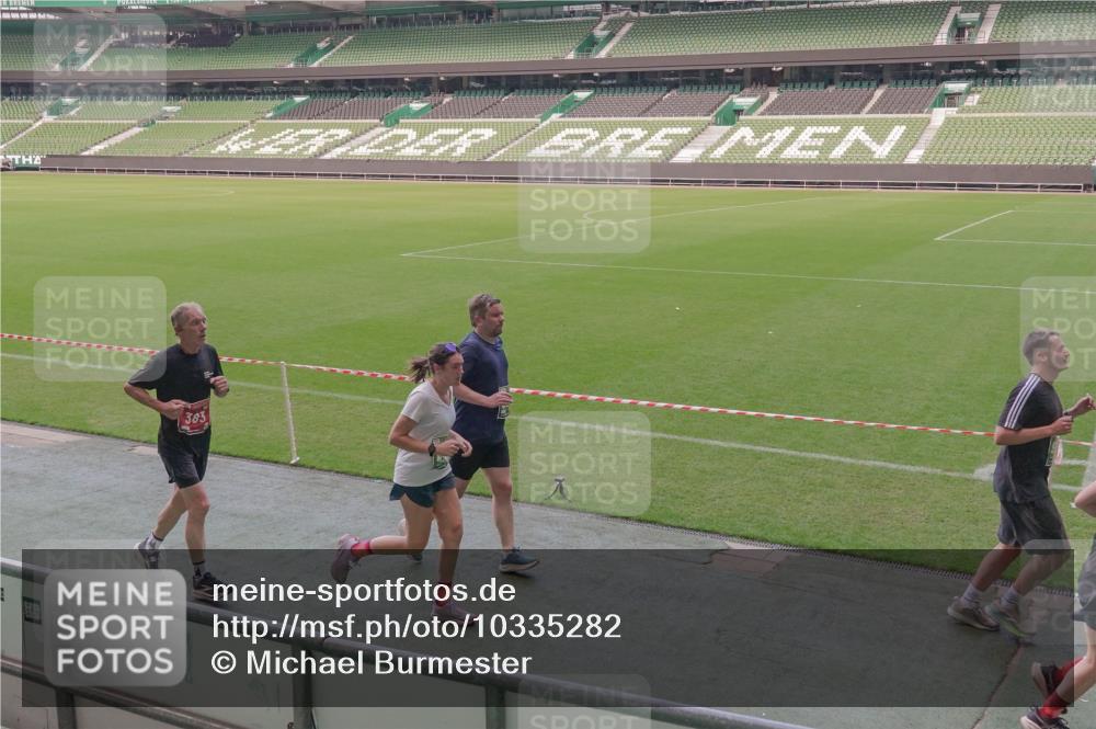 13.09.2026 - 21. swb-Marathon Bremen Michael Burmester http://msf.ph/oto/10335282 13.09.2026 13:09:52 Laufen im Stadion 164, 383, 391, 448, 532, 549, 563, 625, 813, 869, 898, 1025, 1072, 1124, 1150, 1180, 1398, 1559, 1738, 1855, 1867, 1880, 1894, 1967, 2202, 2208, 2232, 2243, 2268, 2284, 2339, 2342, 2380, 2413, 2429, 2441, 2467, 2471, 2525, 2530, 2553, 2573, 2594, 2654, 2682, 2692, 2714, 2717, 2785, 2819, 2823, 2841, 2897, 2920, 2930, 2931, 2932, 2941, 3032, 3063, 3067, 3086, 3089, 3122, 3208, 3291, 3316, 3333, 3370, 3398, 3410, 3437, 3707, 3769, 3857, 109 meine-sportfotos.de