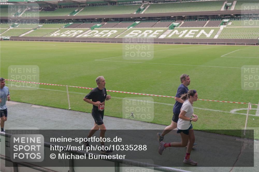 13.09.2026 - 21. swb-Marathon Bremen Michael Burmester http://msf.ph/oto/10335288 13.09.2026 13:09:53 Laufen im Stadion 164, 383, 391, 448, 532, 549, 563, 625, 813, 869, 898, 1025, 1072, 1124, 1150, 1180, 1398, 1559, 1738, 1855, 1867, 1880, 1894, 1967, 2202, 2208, 2232, 2243, 2268, 2284, 2339, 2342, 2380, 2413, 2429, 2441, 2467, 2471, 2525, 2530, 2553, 2573, 2594, 2654, 2682, 2692, 2714, 2717, 2785, 2819, 2823, 2841, 2897, 2920, 2930, 2931, 2932, 2941, 3032, 3063, 3067, 3086, 3089, 3122, 3208, 3291, 3316, 3333, 3370, 3398, 3410, 3437, 3707, 3769, 3857, 109 meine-sportfotos.de