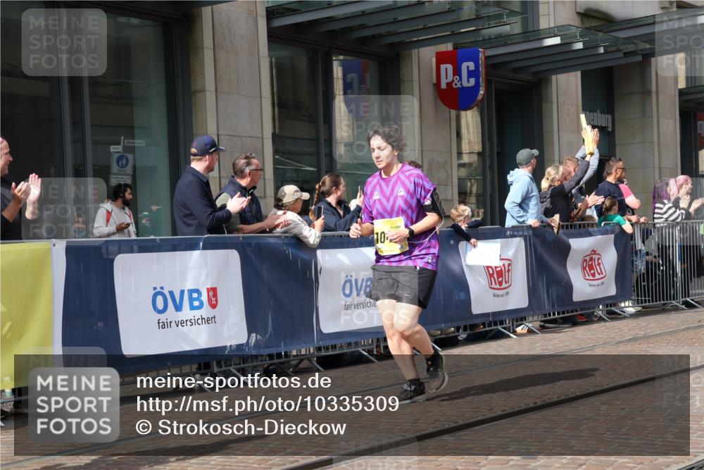 13.09.2026 - 21. swb-Marathon Bremen Strokosch-Dieckow http://msf.ph/oto/10335309 13.09.2026 11:04:35 Ziel 10198, 10283, 10315, 10465, 10481, 10729, 10741, 10850, 10855, 10856, 10940, 10975, 11006, 11133, 11272, 11366, 11395, 11518, 11592, 11705, 11757, 11939, 12002, 12005, 12064, 12235, 12420, 12493, 12495, 12498, 12500, 12502, 12522, 12563, 10160, 10182, 10245, 10526, 10613, 10711, 10755, 10877, 11114, 11214, 11215, 11248, 11336, 11364, 11410, 11592, 11720, 11740, 11761, 11991, 12009, 12929 meine-sportfotos.de