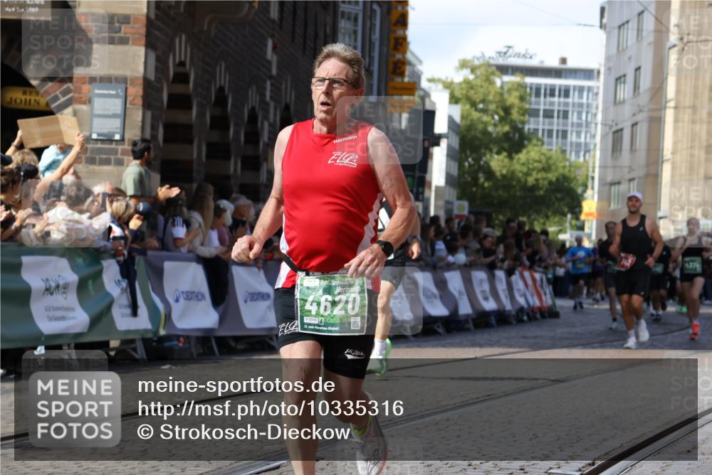 13.09.2026 - 21. swb-Marathon Bremen Strokosch-Dieckow http://msf.ph/oto/10335316 13.09.2026 13:17:41 Ziel 842, 3148, 4805, 6095, 6734, 6759, 6803, 8253, 8446, 8532, 8714, 9075, 948, 2001, 2125, 3051, 3192, 4286, 4374, 5530, 5817, 5935, 8869, 9505, 9595, 9596, 9837, 13041 meine-sportfotos.de