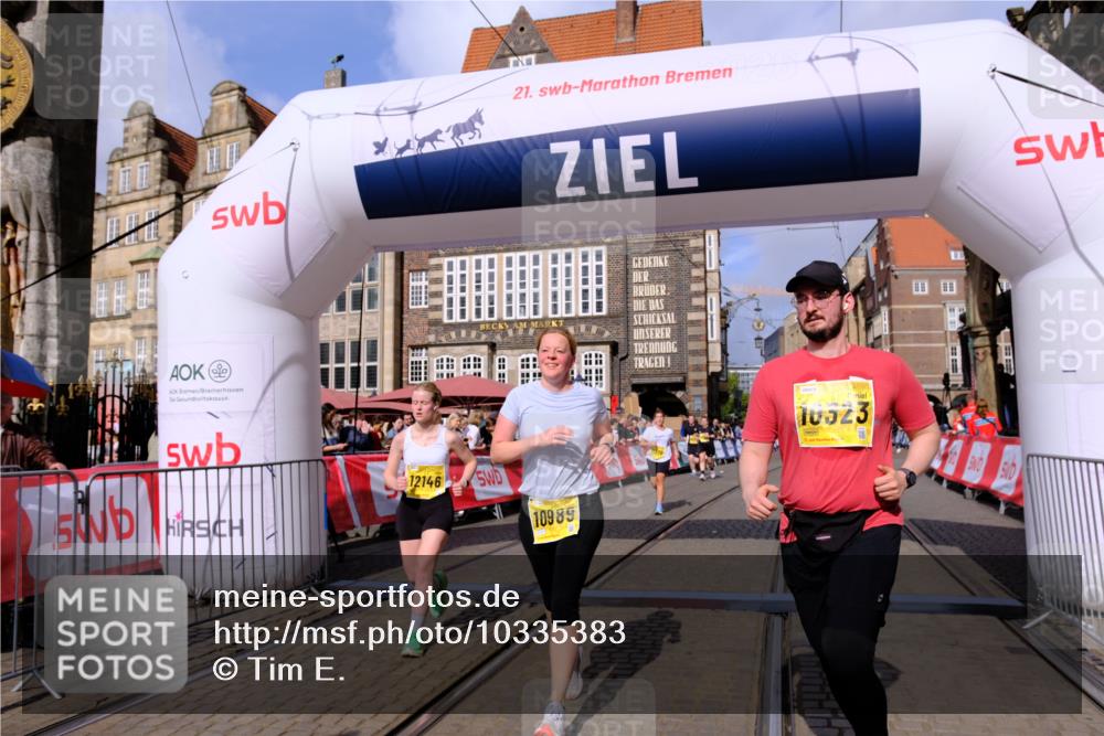 13.09.2026 - 21. swb-Marathon Bremen Tim E. http://msf.ph/oto/10335383 13.09.2026 11:06:59 Ziel 10323, 10654, 10795, 10849, 10989, 11021, 11066, 11240, 11370, 12124, 12146, 12219, 12249, 12485 meine-sportfotos.de