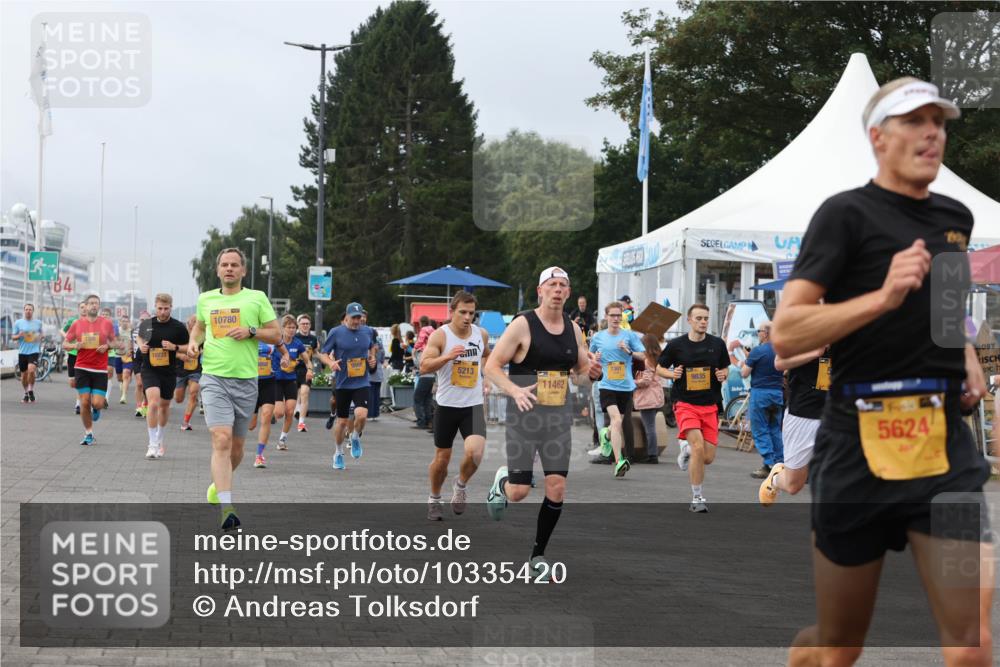 13.09.2026 - Kiel Lauf Andreas Tolksdorf http://msf.ph/oto/10335420 13.09.2026 09:53:07 Kiellinie 1300, 3, 10780, 5213, 11462, 5624 meine-sportfotos.de