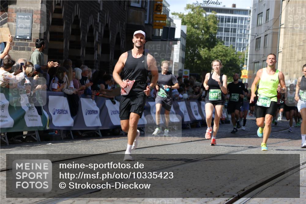 13.09.2026 - 21. swb-Marathon Bremen Strokosch-Dieckow http://msf.ph/oto/10335423 13.09.2026 13:17:45 Ziel 560, 842, 2008, 3148, 4171, 4805, 5041, 5550, 6095, 6734, 6803, 7901, 8100, 8253, 8446, 8532, 8714, 9075, 948, 1631, 1797, 2001, 2634, 3051, 3192, 4286, 4374, 5530, 5935, 8805, 8869, 9595, 9596, 9837, 13041 meine-sportfotos.de