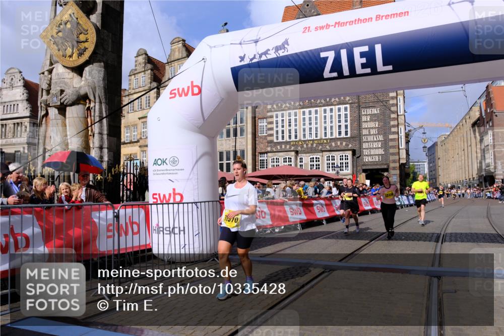 13.09.2026 - 21. swb-Marathon Bremen Tim E. http://msf.ph/oto/10335428 13.09.2026 11:07:02 Ziel 10323, 10378, 10654, 10663, 10795, 10849, 10989, 11021, 11066, 11370, 12124, 12146, 12219, 12249 meine-sportfotos.de