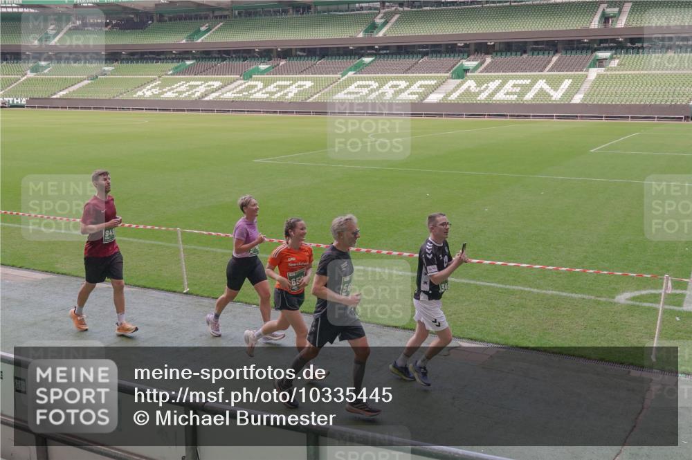 13.09.2026 - 21. swb-Marathon Bremen Michael Burmester http://msf.ph/oto/10335445 13.09.2026 13:10:13 Laufen im Stadion 164, 373, 383, 391, 448, 532, 549, 563, 581, 625, 813, 869, 898, 984, 1072, 1150, 1180, 1398, 1738, 1855, 1867, 1880, 1894, 1967, 2202, 2208, 2232, 2243, 2268, 2284, 2333, 2339, 2342, 2413, 2429, 2432, 2441, 2471, 2525, 2530, 2531, 2553, 2573, 2594, 2654, 2682, 2692, 2714, 2717, 2784, 2785, 2819, 2920, 2931, 2932, 2941, 3026, 3032, 3063, 3086, 3089, 3122, 3174, 3207, 3208, 3291, 3316, 3333, 3370, 3398, 3409, 3410, 3437, 3470, 3707, 3769, 3857, 109 meine-sportfotos.de