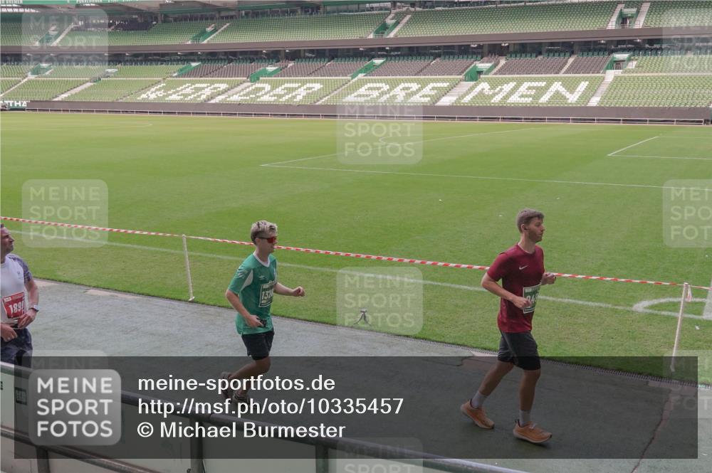 13.09.2026 - 21. swb-Marathon Bremen Michael Burmester http://msf.ph/oto/10335457 13.09.2026 13:10:14 Laufen im Stadion 164, 373, 383, 391, 448, 532, 549, 563, 581, 625, 813, 869, 898, 984, 1072, 1150, 1180, 1398, 1738, 1855, 1867, 1880, 1894, 1967, 2202, 2208, 2232, 2243, 2268, 2284, 2333, 2339, 2342, 2413, 2429, 2432, 2441, 2471, 2525, 2530, 2531, 2553, 2573, 2594, 2654, 2682, 2692, 2714, 2717, 2784, 2785, 2819, 2920, 2931, 2932, 2941, 3026, 3032, 3063, 3086, 3089, 3122, 3174, 3207, 3208, 3291, 3316, 3333, 3370, 3398, 3409, 3410, 3437, 3470, 3707, 3769, 3857, 109 meine-sportfotos.de