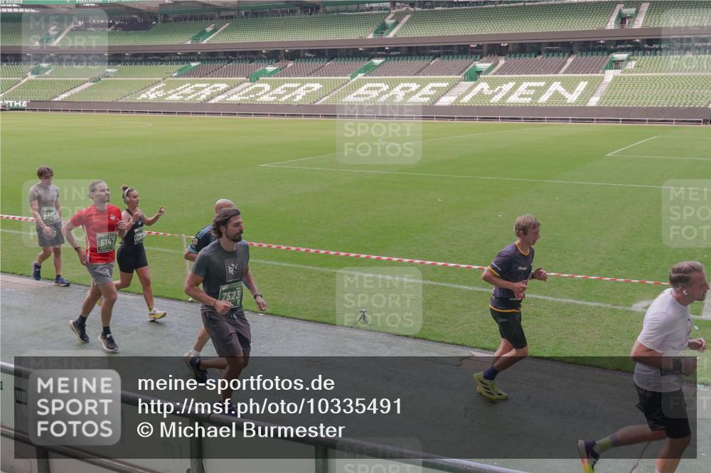 13.09.2026 - 21. swb-Marathon Bremen Michael Burmester http://msf.ph/oto/10335491 13.09.2026 13:10:18 Laufen im Stadion 164, 373, 383, 391, 448, 532, 549, 563, 581, 625, 813, 869, 898, 984, 1072, 1150, 1180, 1398, 1738, 1855, 1867, 1880, 1894, 1967, 2202, 2208, 2232, 2243, 2268, 2284, 2330, 2333, 2339, 2342, 2413, 2429, 2432, 2441, 2443, 2471, 2525, 2530, 2531, 2553, 2573, 2589, 2594, 2654, 2682, 2692, 2714, 2717, 2784, 2785, 2819, 2836, 2920, 2931, 2932, 2941, 3026, 3032, 3063, 3086, 3089, 3122, 3174, 3207, 3208, 3291, 3316, 3333, 3370, 3398, 3409, 3410, 3437, 3470, 3549, 3707, 3769, 3857, 109 meine-sportfotos.de